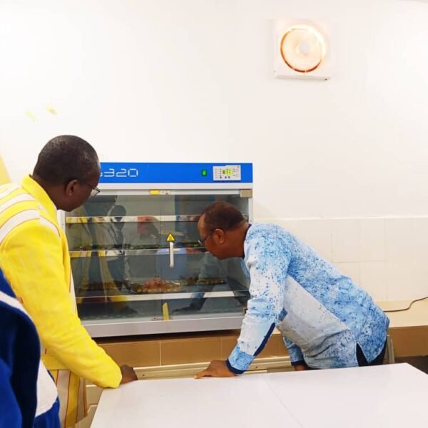 Réhabilitation de l’IRSAT Guiriko: Le Pr Adjima THIOMBIANO visite les infrastructures rénovées