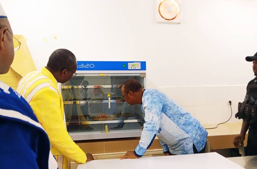 Réhabilitation de l’IRSAT Guiriko: Le Pr Adjima THIOMBIANO visite les infrastructures rénovées